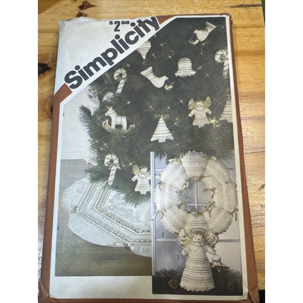 Vintage Simplicity Craft Pattern #5176 Uncut Ornament Wreath Tree Skirt Table FF